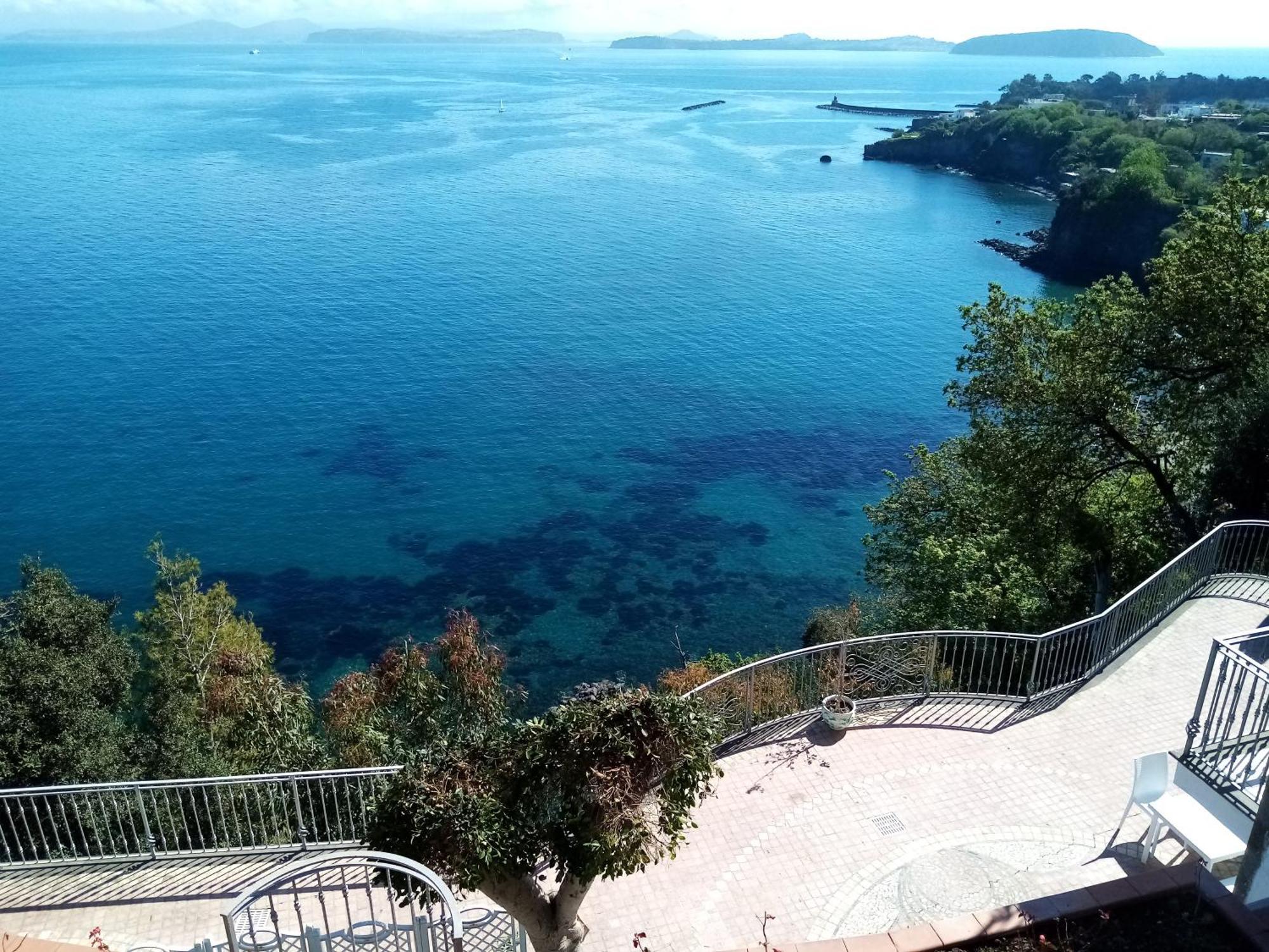 L'Incanto Suites Ischia 卡萨米乔拉泰尔梅 客房 照片